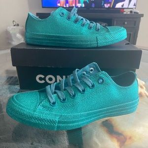 Brand new unworn Converse!